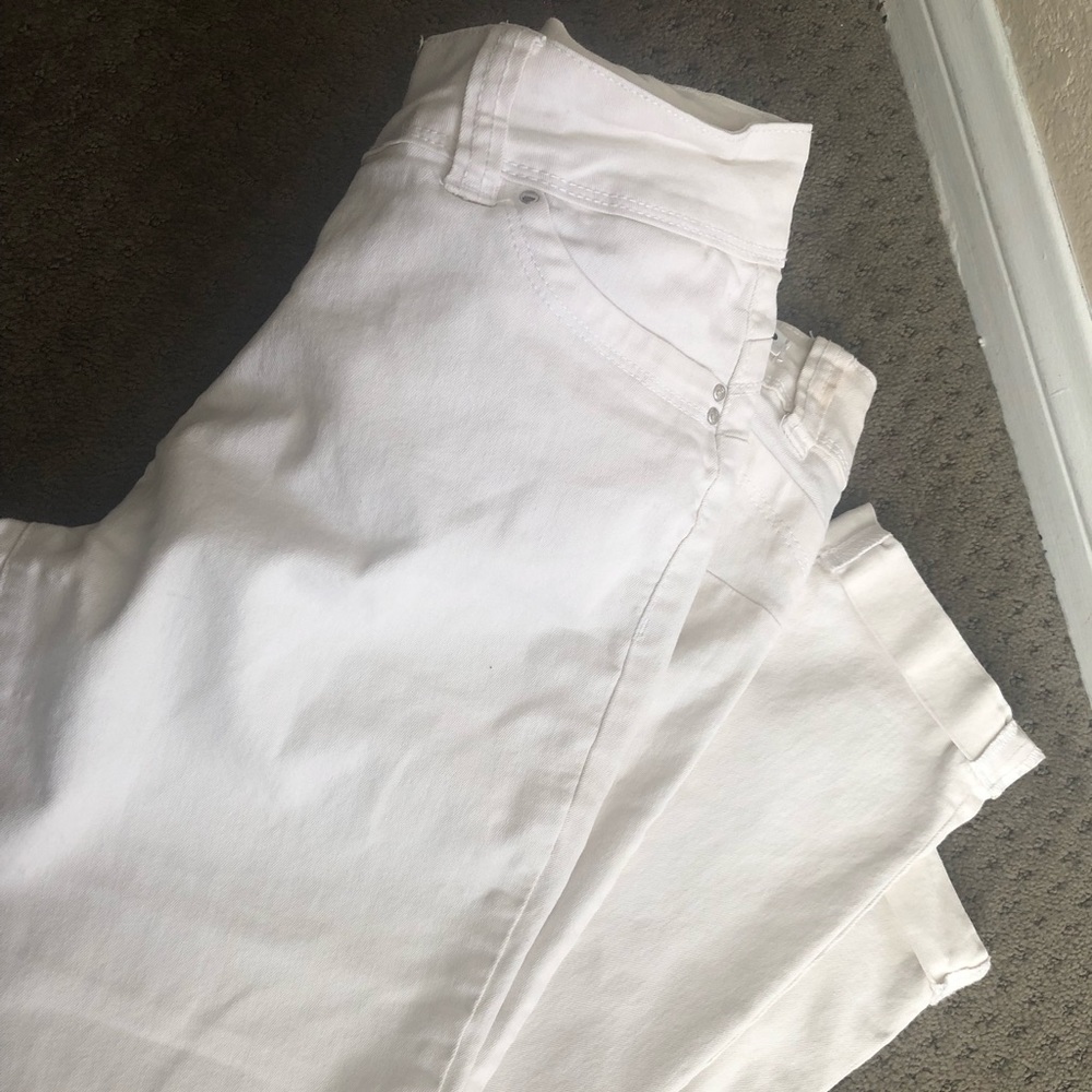 Calvin Klein size 12 white capris